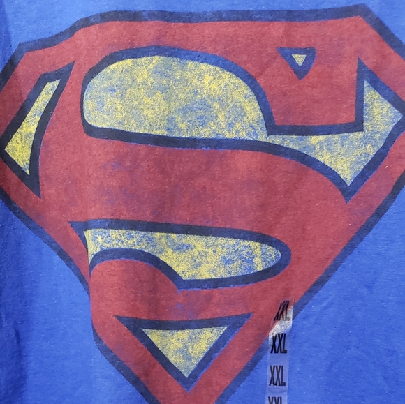 Superman Logo Tshirt - Picture 4 of 6